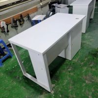 Bàn Làm Việc Chân Sắt BLVCS06.jpg
