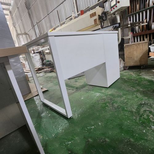 Bàn Làm Việc Chân Sắt BLVS02.jpg